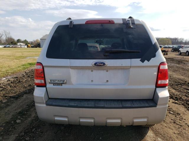 1FMCU03158KA72913 - 2008 FORD ESCAPE XLT SILVER photo 6