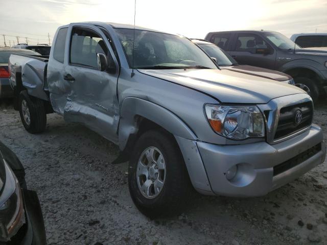 5TETU62N78Z551146 - 2008 TOYOTA TACOMA PRERUNNER ACCESS CAB SILVER photo 4