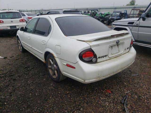 JN1CA31D5YT547680 - 2000 NISSAN MAXIMA GLE WHITE photo 3