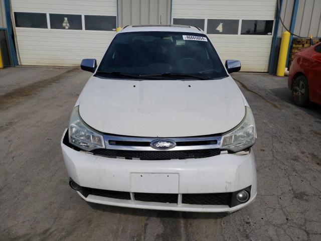 1FAHP35N58W176321 - 2008 FORD FOCUS SE WHITE photo 5