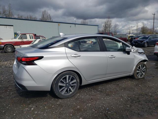 3N1CN8EV2ML882754 - 2021 NISSAN VERSA SV SILVER photo 3