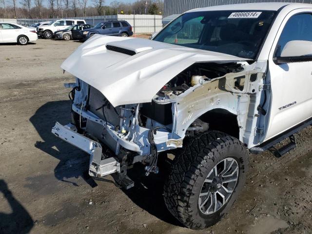 3TMAZ5CN0NM186397 - 2022 TOYOTA TACOMA DOUBLE CAB WHITE photo 9