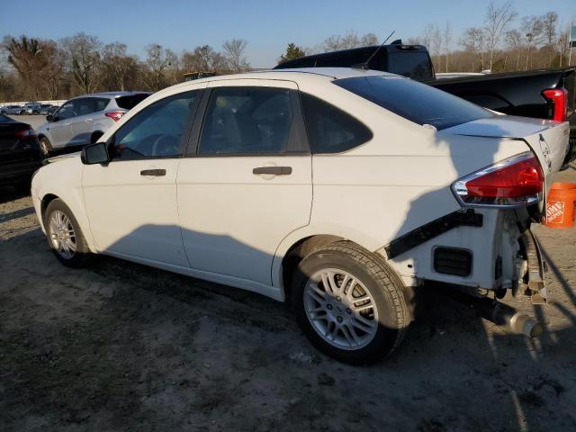 1FAHP3FN6AW200632 - 2010 FORD FOCUS SE WHITE photo 2