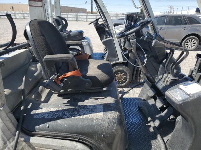 CP1F29W2843 - 2013 NISSAN CF40LP GRAY photo 5