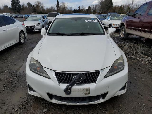 JTHCF5C27B5045169 - 2011 LEXUS IS 250 WHITE photo 5