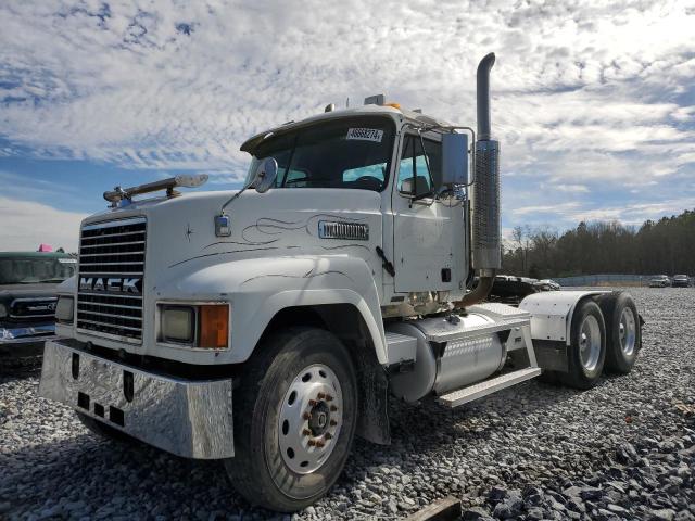 1M1AA18YX3W154962 - 2003 MACK 600 CH600 WHITE photo 2