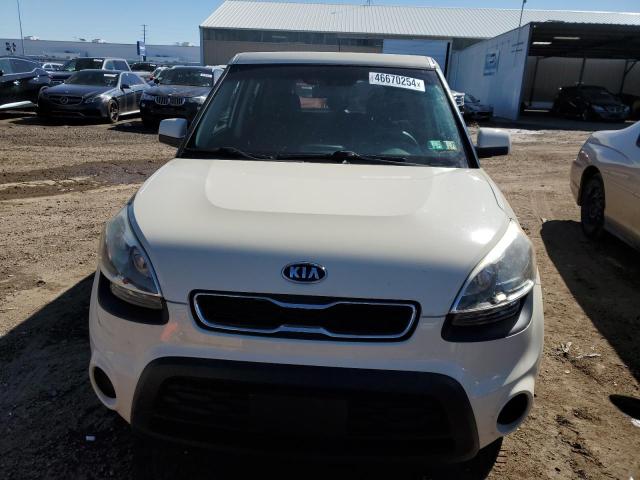 KNDJT2A54C7475843 - 2012 KIA SOUL TAN photo 5