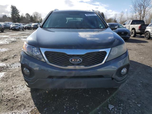 5XYKT4A19BG167601 - 2011 KIA SORENTO BASE GRAY photo 5