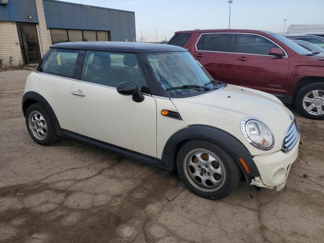 WMWSU3C50DT546241 - 2013 MINI COOPER WHITE photo 4