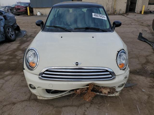 WMWSU3C50DT546241 - 2013 MINI COOPER WHITE photo 5