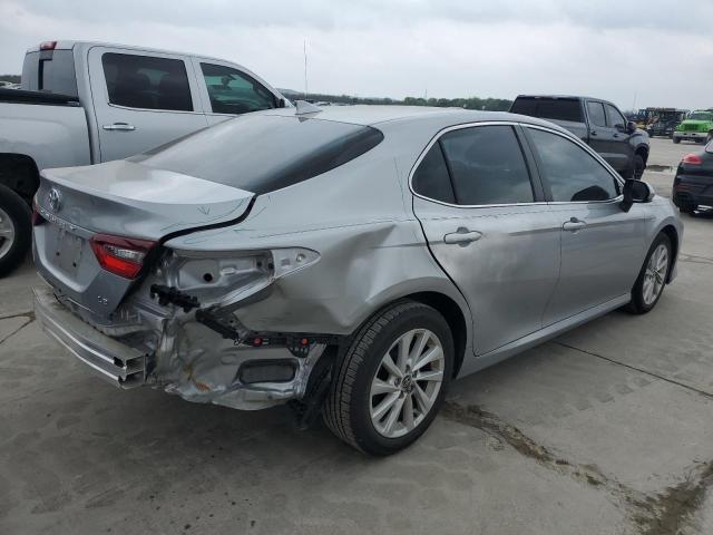 4T1C11AK5NU646159 - 2022 TOYOTA CAMRY LE SILVER photo 3