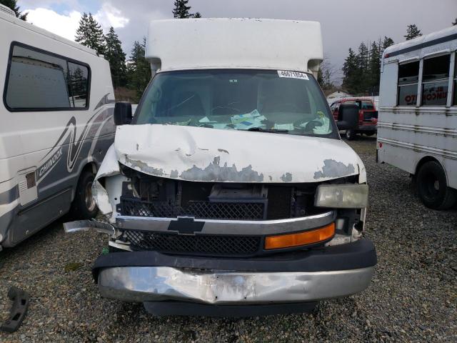 1GBHG31U051105015 - 2005 CHEVROLET EXPRESS G3 WHITE photo 5