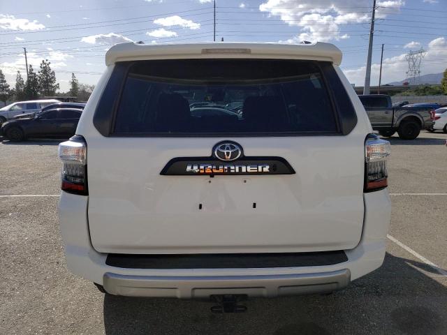 JTEPU5JRXP6102633 - 2023 TOYOTA 4RUNNER SE WHITE photo 6