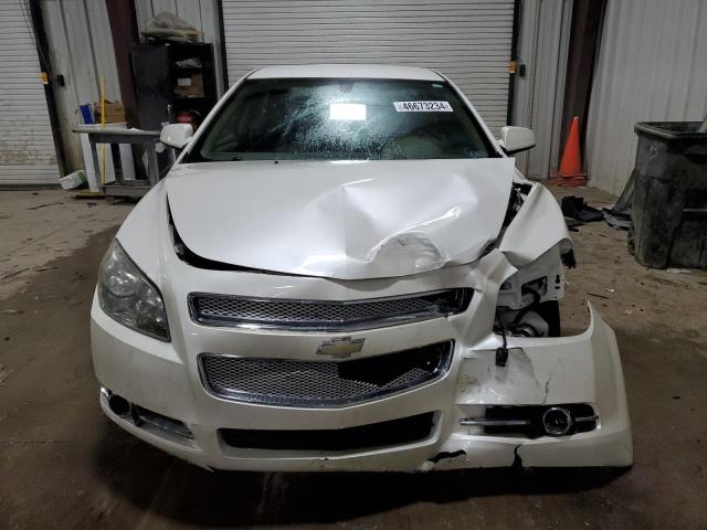1G1ZE5EB2AF160162 - 2010 CHEVROLET MALIBU LTZ თეთრი ფოტო 5