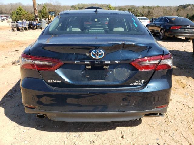 4T1F31AK5MU557388 - 2021 TOYOTA CAMRY XLE BLUE photo 6