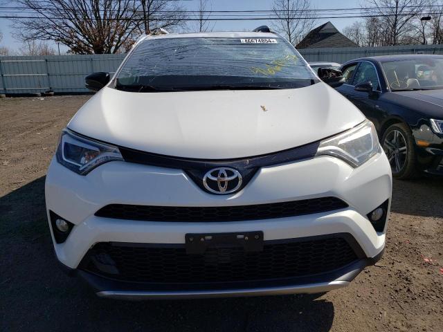 JTMJFREV6GJ061370 - 2016 TOYOTA RAV4 SE WHITE photo 5