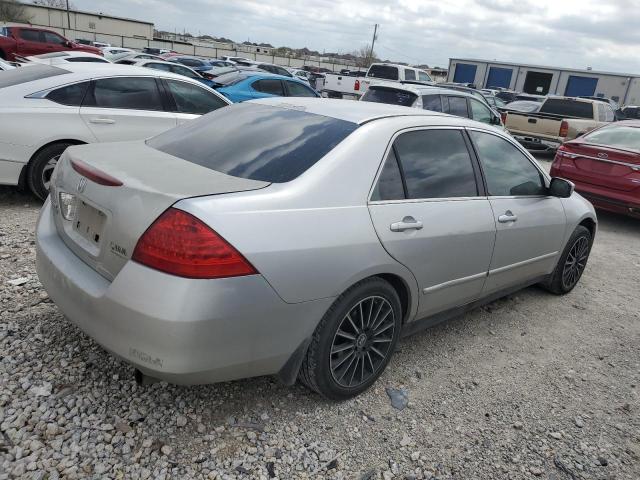 1HGCM66357A001219 - 2007 HONDA ACCORD LX SILVER photo 3