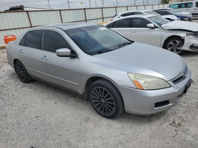 1HGCM66357A001219 - 2007 HONDA ACCORD LX SILVER photo 4