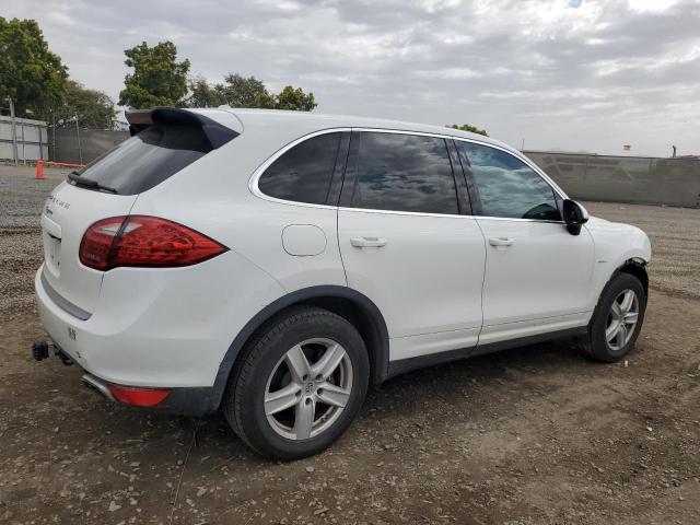 WP1AF2A24DLA31138 - 2013 PORSCHE CAYENNE WHITE photo 3