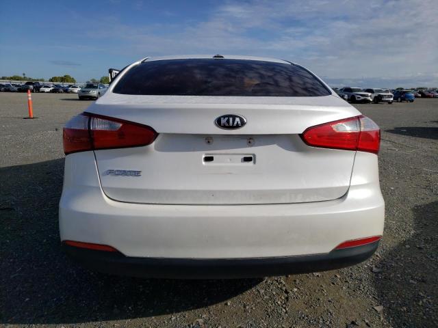 KNAFX4A62E5099590 - 2014 KIA FORTE LX WHITE photo 6