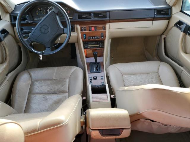 WDBEA32E2RC110488 - 1994 MERCEDES-BENZ E 320 TAN photo 8