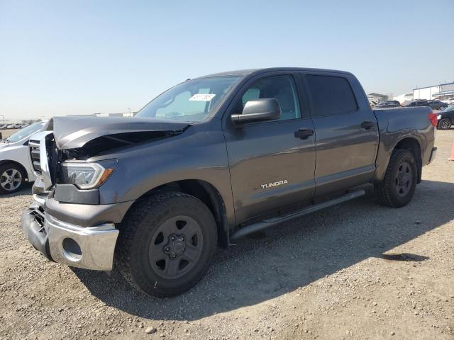2013 TOYOTA TUNDRA CREWMAX SR5, null