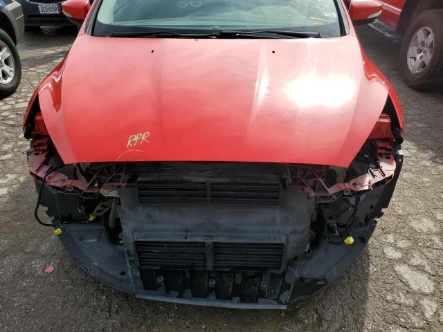 1FADP3F25FL379937 - 2015 FORD FOCUS SE RED photo 11