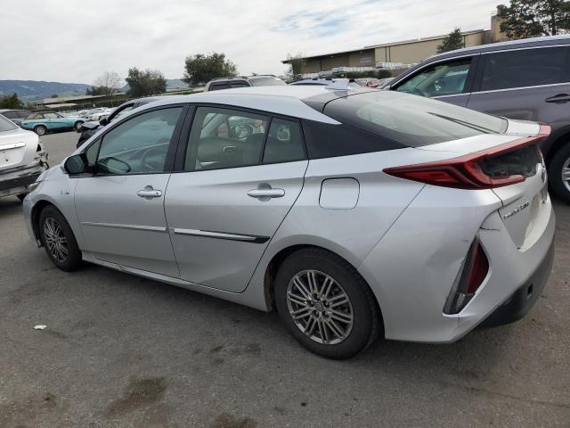 JTDKARFP1H3060085 - 2017 TOYOTA PRIUS PRIM SILVER photo 2