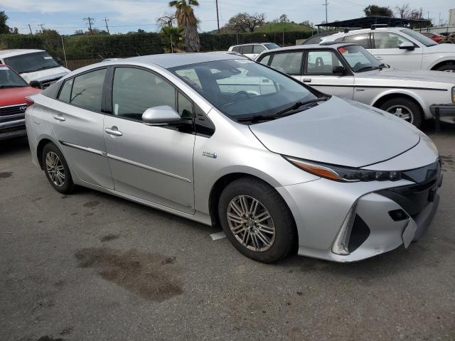 JTDKARFP1H3060085 - 2017 TOYOTA PRIUS PRIM SILVER photo 4