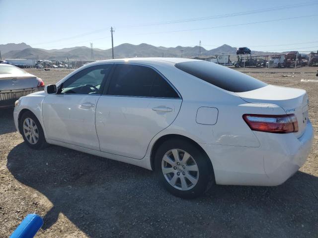 JTNBE46K573111545 - 2007 TOYOTA CAMRY CE WHITE photo 2