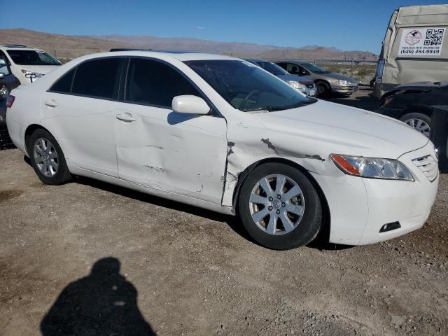 JTNBE46K573111545 - 2007 TOYOTA CAMRY CE WHITE photo 4