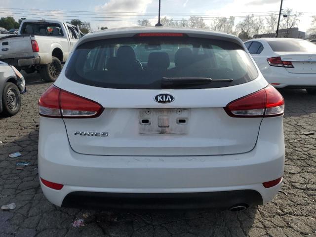 KNAFK5A86G5604703 - 2016 KIA FORTE LX WHITE photo 6