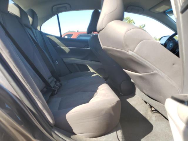 4T1B11HK0JU011250 - 2018 TOYOTA CAMRY L GRAY photo 10