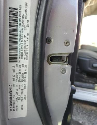 1C6RR7FT0DS710105 - 2013 RAM 1500 ST SILVER photo 10
