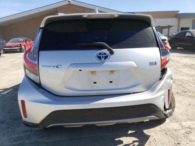 JTDKDTB37J1602010 - 2018 TOYOTA PRIUS C SILVER photo 6