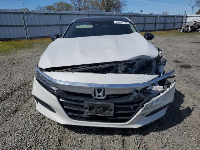 1HGCV1F4XJA134803 - 2018 HONDA ACCORD EX WHITE photo 5