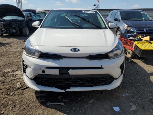 3KPA24AD5ME392056 - 2021 KIA RIO LX WHITE photo 5