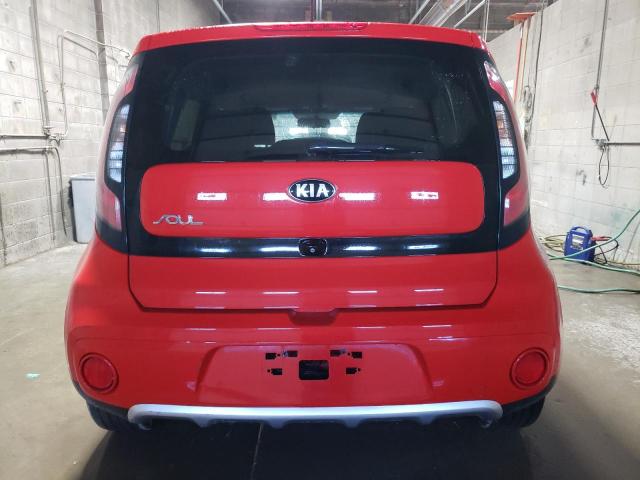 KNDJP3A55J7517587 - 2018 KIA SOUL + RED photo 6