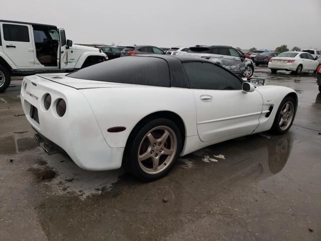 1G1YY22G545129743 - 2004 CHEVROLET CORVETTE WHITE photo 3