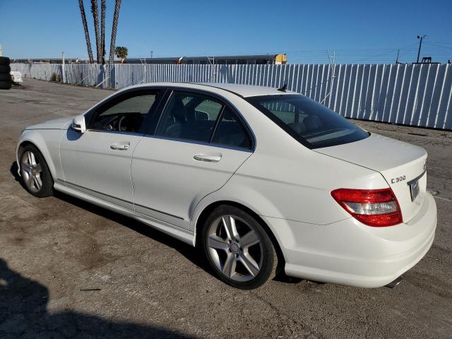 WDDGF5EB5BA418285 - 2011 MERCEDES-BENZ C 300 WHITE photo 2