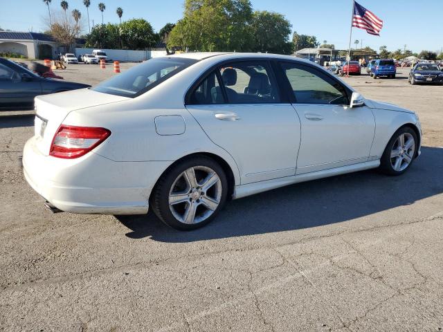 WDDGF5EB5BA418285 - 2011 MERCEDES-BENZ C 300 WHITE photo 3