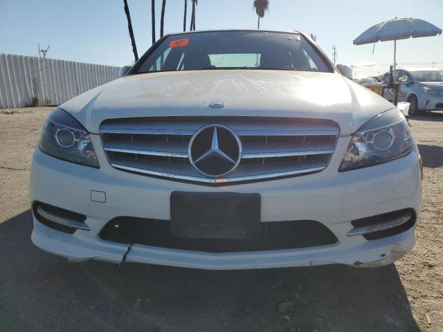 WDDGF5EB5BA418285 - 2011 MERCEDES-BENZ C 300 WHITE photo 5