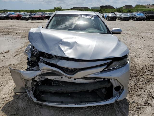 4T1B11HK0KU809118 - 2019 TOYOTA CAMRY L SILVER photo 5