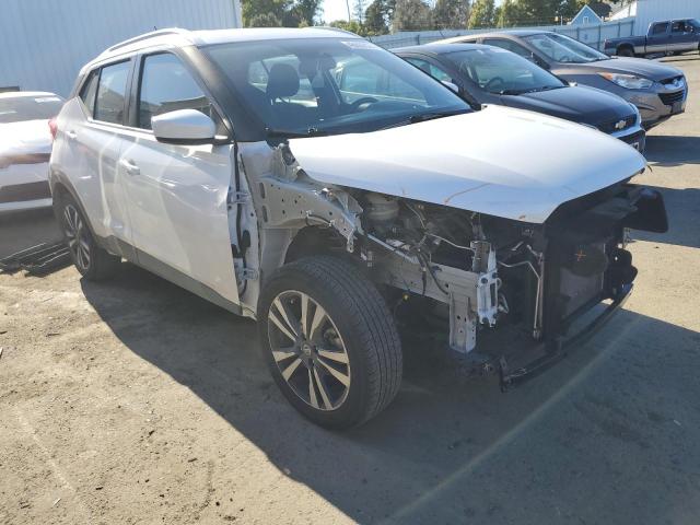 3N1CP5CU2KL521105 - 2019 NISSAN KICKS S WHITE photo 4