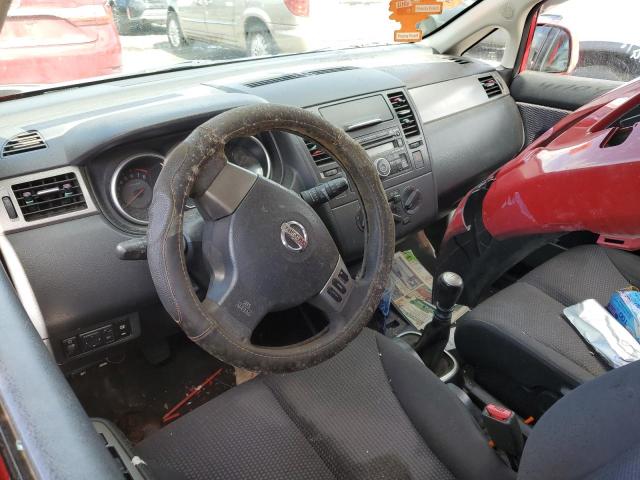 3N1BC13E08L394730 - 2008 NISSAN VERSA S RED photo 8