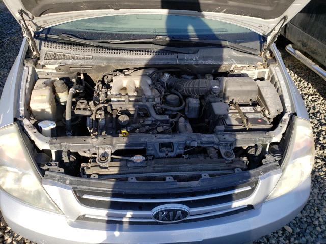 KNDMB133176124986 - 2007 KIA SEDONA EX SILVER photo 12