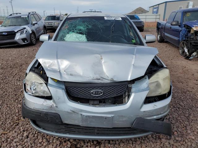 KNADE123666065857 - 2006 KIA RIO SILVER photo 5