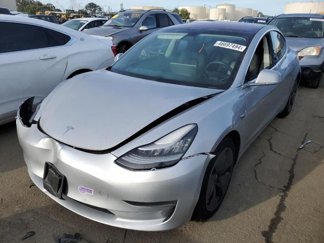 5YJ3E1EB0JF093345 - 2018 TESLA MODEL 3 Silber Foto 1
