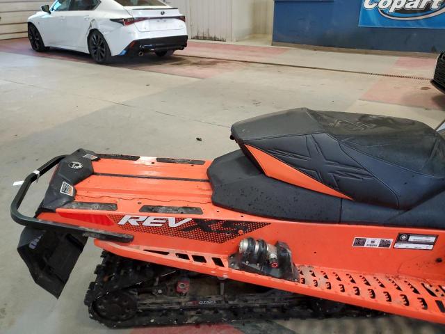 2BPSUWFD2FV000193 - 2015 SKI DOO RENEGADE ORANGE photo 6