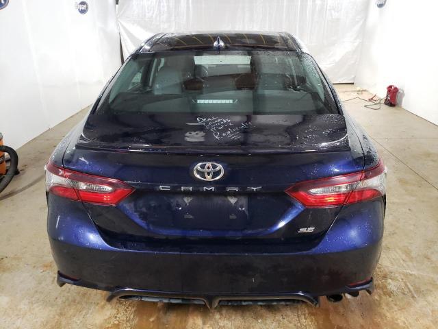 4T1G11AK7NU712485 - 2022 TOYOTA CAMRY SE BLUE photo 6